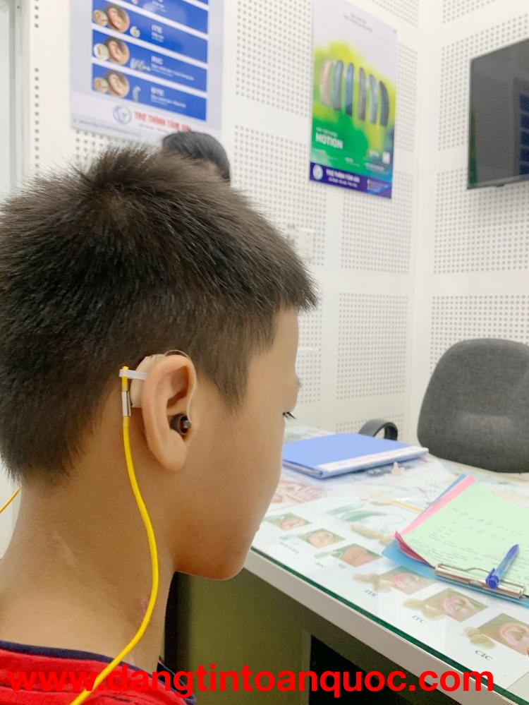 Nên lựa chọn máy trợ thính cho trẻ như thế nào 