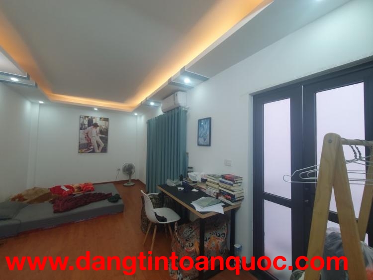 BÁN NHÀ HOA LÂM 48M2,  5 TẦNG,Ở NGAY, GẦN BIG C LONG BIÊN, ĐỂ LẠI NỘI THẤT, KHU AN NINH.