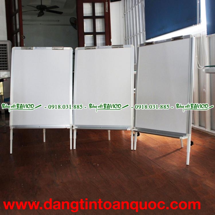 Bảng flipchart 3 chân poly taiwan