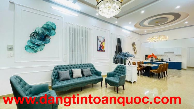 SIÊU PHẨM - GIÁ TỐT - CHÍNH CHỦ CẦN BÁN GẤP VILLA PHƯỜNG 2 - TRUNG TÂM BẢO LỘC - 250M2