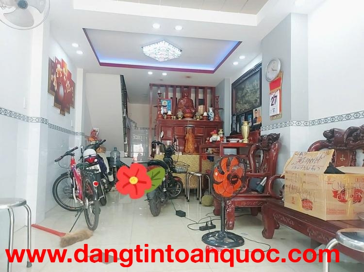 GIẢM CHÀO 300TR. GIÁ MỚI 4 TỶ. ĐẾN THỜI ĐIỂM VIẾT CỌC .HẺM Ô TÔ 7 CHỖ QUAY ĐẦU VÀ NGỦ TRONG NHÀ, DƯƠ