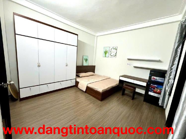 BÁN ĐẤT TẶNG NHÀ CẦU GIẤY 52M2 MẶT TIÈN 7.8M NGÕ RỘNG GẦN Ô TÔ TRÁNH