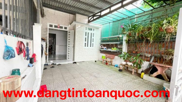 203????CHO THUÊ Nhà full nội thất . Có sân đậu ôtô . KDC Bình Nhựt , Đ Võ Văn Kiệt 

???? Giá 5,5tr/