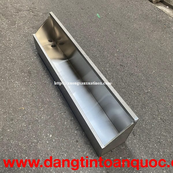 Nhận làm máng tiểu inox theo yêu cầu