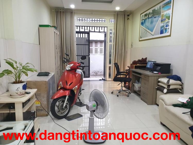 Bán nhà HXH hạ chào hơn 4 tỷ, Trần Hưng Đạo, P1, Q5, 56m2, 4 tầng. 9.x tỷ