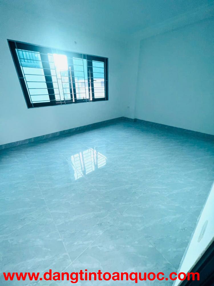 Bán nhà 3 tầng mới xây Vĩnh Quỳnh, Thanh Trì, Diện tích: 63m2, giá bán 4,x tỷ.