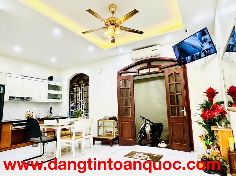 BẠCH ĐẰNG - NHÀ CỰC ĐẸP, THÔNG SỐ VIP, 10M RA PHỐ - DT63M2 - NHỈNH 10 TỶ