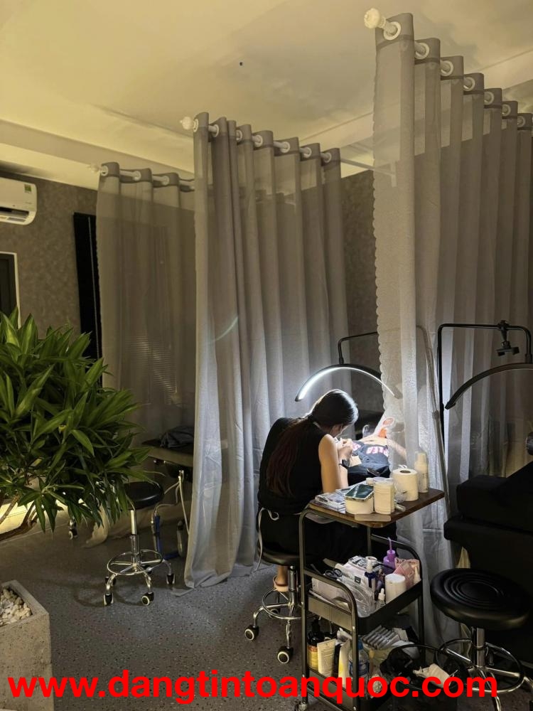 CẦN SANG NHƯỢNG TIỆM NAIL, MI, GỘI ĐẦU  Vị Trí : đường Đặng Thuỳ Trâm, p13 Bình Thạnh, Hồ Chí Minh