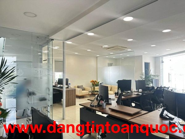 Quận 2 ( TP Thủ Đức ) ! Chuyển VP lớn hơn Cần sang lại Mặt Bằng VP nguyên sàn 80 m2 hoặc Pass lại