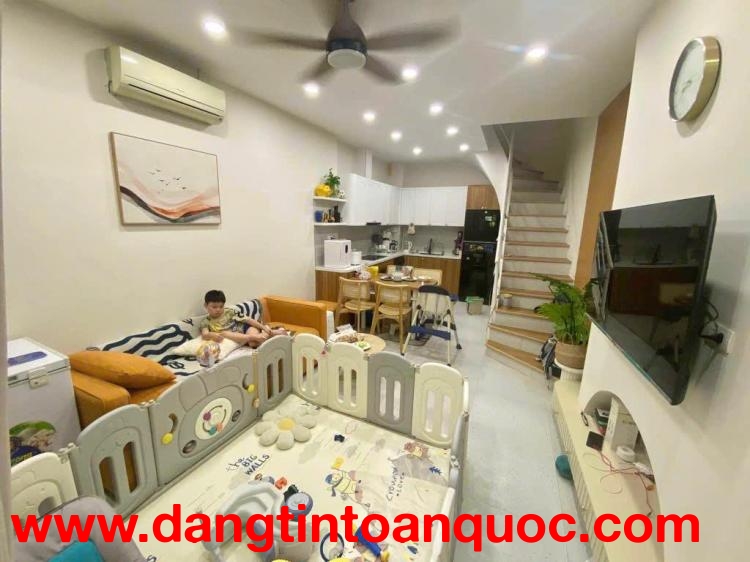 BÁN NHÀ TRUNG PHỤNG - TRUNG TÂM ĐỐNG ĐA - DT GẦN 40M2 - NHÀ ĐẸP VỀ Ở NGAY