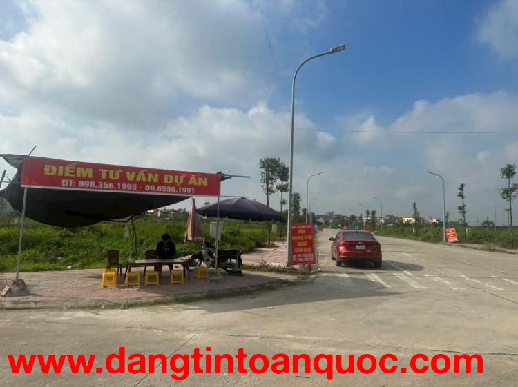 XUỐNG CỌC LÀ LỜI THẦN TÀI GÕ CỬA - PHÙ KHÊ - TỪ SƠN - BẮC NINH Chợ gỗ chắc CẮT LỖ SÂU  nhanh tay thì