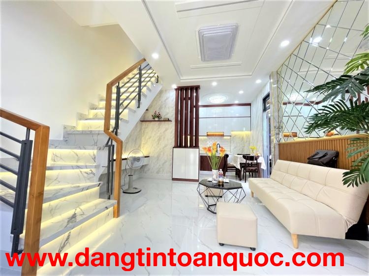 Bán nhà đường Ngô Gia Tự, quận 10 HBG (6x6) 2T chỉ 5.4 tỷ.