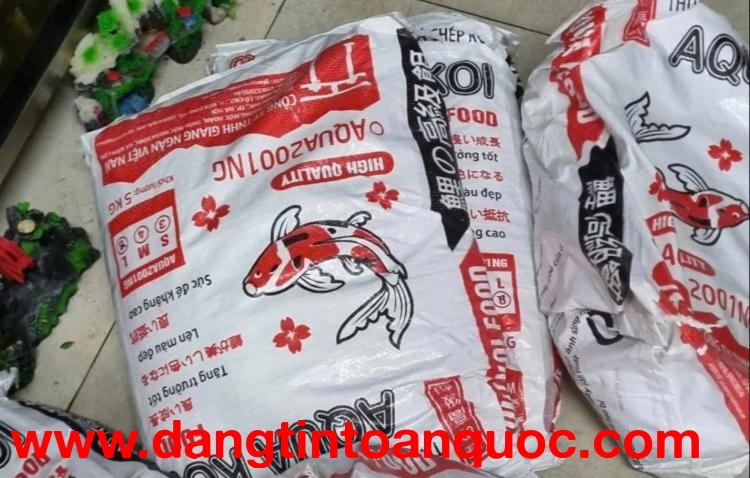 Thức ăn Aqua Koi Food Việt 5kg dành cho cá Koi.