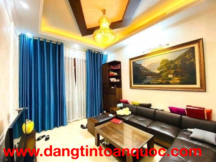 Nhà đẹp ở ngay phố Nhân Hòa Nhân Chính 50m 5 tầng mặt tiền cực thoáng ngõ thông chỉ 11 tỷ lh 0817606