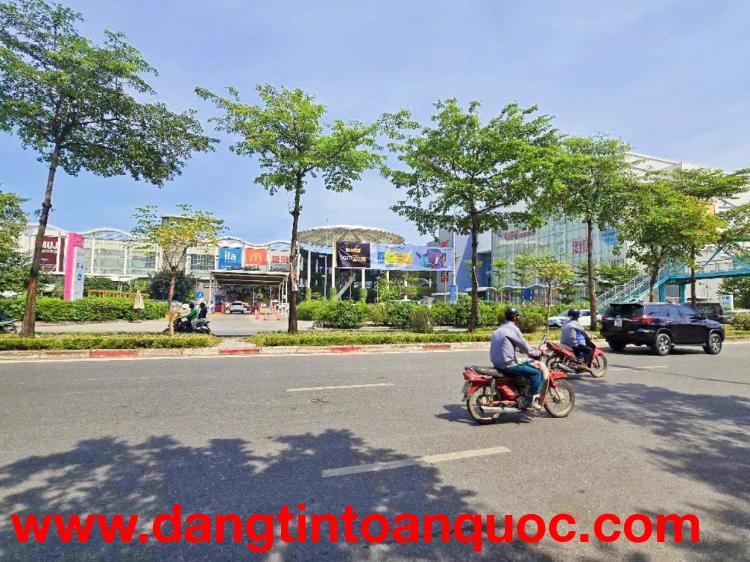 NHÀ ĐẸP 5 TẦNG, 5.x T.Ỷ - PHỐ ĐÀM QUANG TRUNG - GẦN AEON LONG BIÊN - KHU VỰC ĐÔNG DÂN CƯ - TIỆN ÍCH 