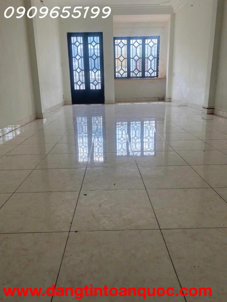 Cho thuê phòng trọ mặt tiền 40m2 và 20m2 - 245B Phan Đình Phùng, phường 15, quận Phú Nhuận, HCM