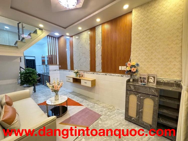 Bán nhà Lê Hồng Phong Quận 10,HBG 50m2 3T 3PN mới đẹp chỉ 5.5 tỷ.