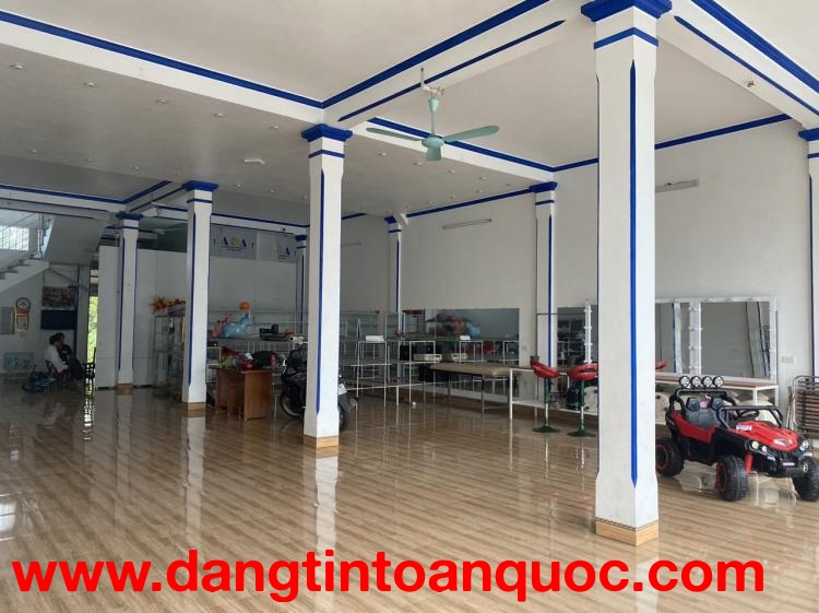 Bán nhà mặt đường Đông Hưng, Diện tích sổ 200m2, Giá chỉ hơn 8 tỷ