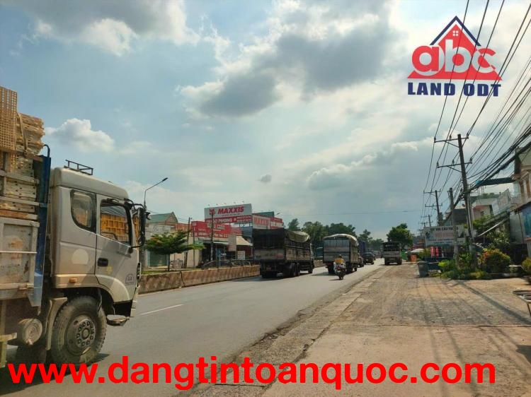 D281
Bán Đất MẶT TIỀN đường Quảng Tiến 28, sau lưng trường Quốc Tế TRỊNH HOÀI ĐỨC. 817m2. Giá chỉ 5t