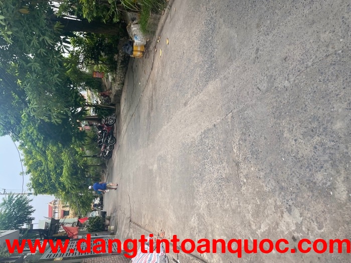 Bán nhà C4 ngõ 203 Ngọc Thuỵ 54m x 4,3 oto vào nhà giá 5 tỷ có TL. LH: 0936123469