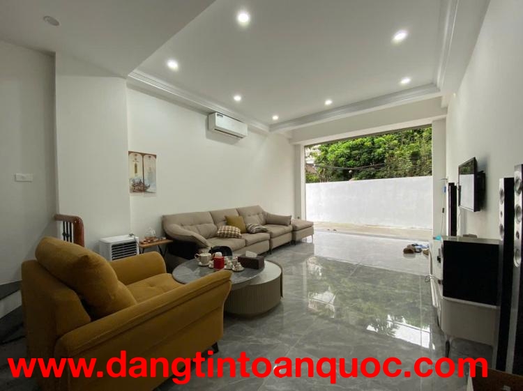 Bán Gấp! Nhà Ngọc Thụy Long Biên, 39m², 6 Tầng, Thang máy, 4PN, Giá hấp dẫn!