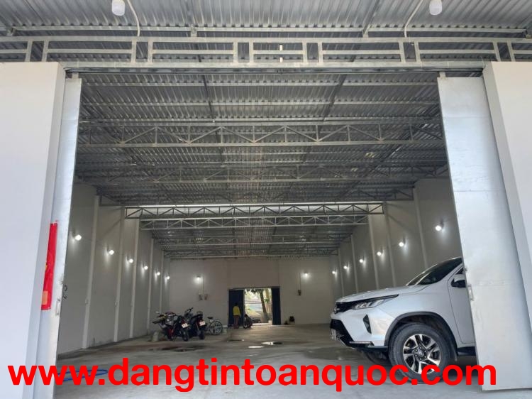 91. Cho Thuê Kho Xưởng 300M² Có Sân Sau Mặt Sông Nhỏ