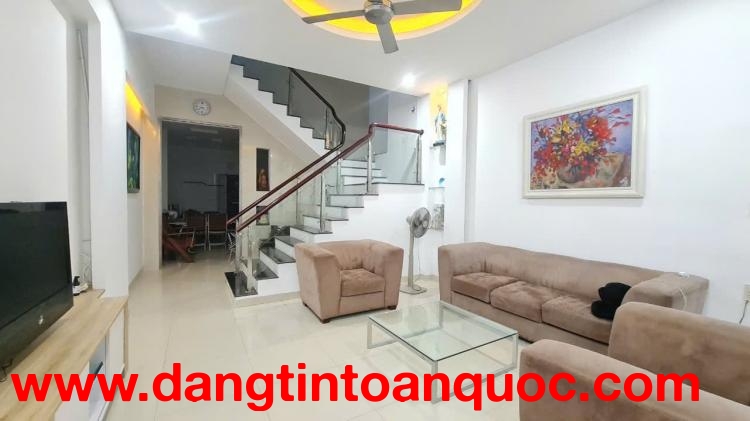 Bán Nhà Đẹp 3 Tầng Mặt Tiền Đường Mê Linh - Giá 14,2 Tỷ  THÀNH PHỐ NHA TRANG