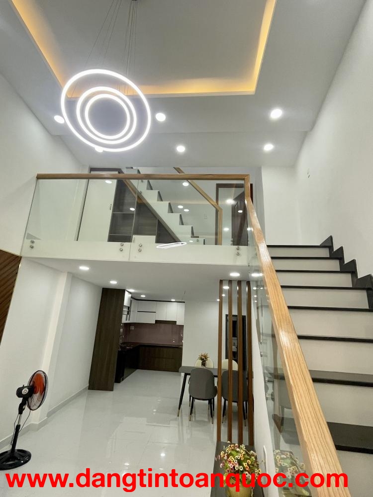 Nhà đẹp, 3  tầng THÍCH QUẢNG ĐỨC, PN, 5.9 tỷ, 54m2