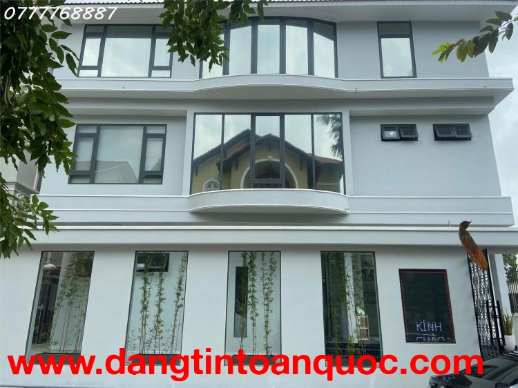 Bán Biệt thự 2MT khu compound Thảo Điền Q2 DT450m2, cách sông SG 100m