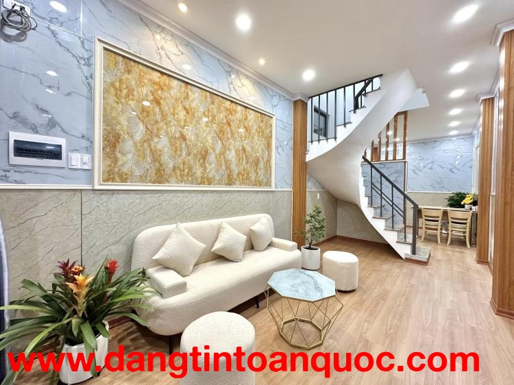 Cần Bán Nhanh! Nhà Hồng Tiến Long Biên, 59m², 4Tầng, Full nội thất, giá tốt 0902318197