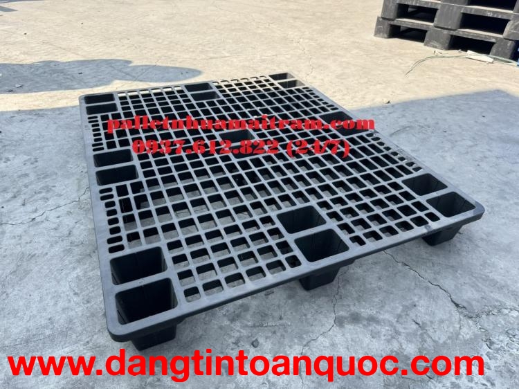 Pallet nhựa cũ giá rẻ tại Bình Dương