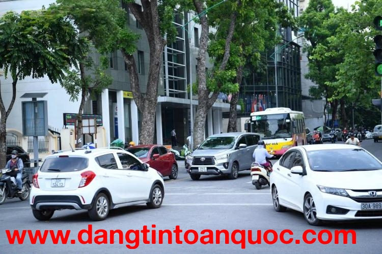 DUY NHẤT 1 CĂN CÒN SÓT LẠI ĐẸP LONG LANH QUÝ HIẾM. VÍP NHẤT MẶT PHỐ XÃ ĐÀN ĐỐNG 

ĐA 121m2 x 7 TẦNG 