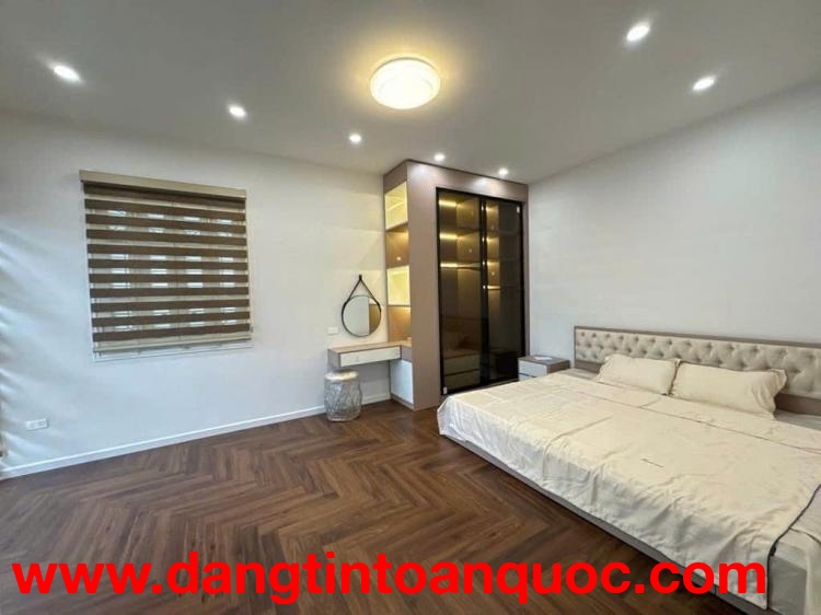 Bán nhà Đẹp Ngọc Lâm- Ô tô- Ở Ngay -45m2 5 tầng – nhỉnh 5 tỷ