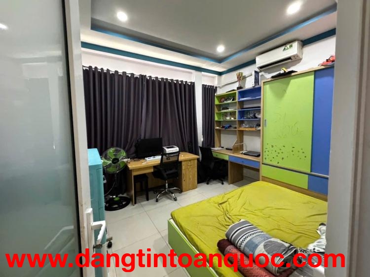 Nhà Đẹp ở ngay, khu P lô cao cấp, Bưng Ông Thoàn, Q9, dtsd 209m2, giá chỉ 5.45 tỷ