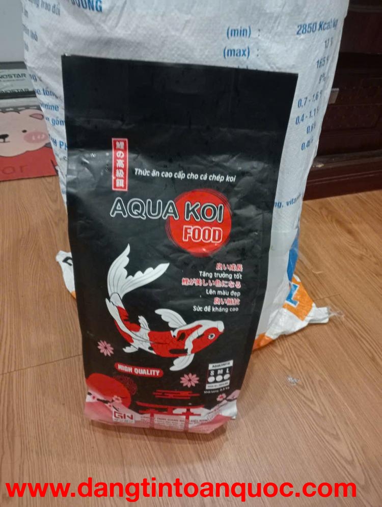 Cám Aqua Koi Food – Bí quyết giúp cá Koi của bạn tỏa sáng như những viên ngọc sống động giữa lòng hồ