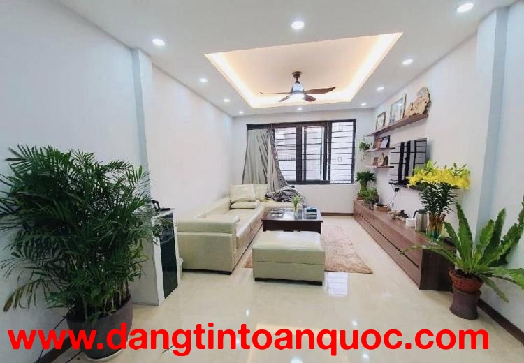 BÁN NHÀ ĐẸP VIỆT HƯNG – LONG BIÊN. DIỆN TÍCH 63M, 4 TẦNG MẶT TIỀN RỘNG ĐẸP. KHU VỰC TRUNG TÂM HÀNH C