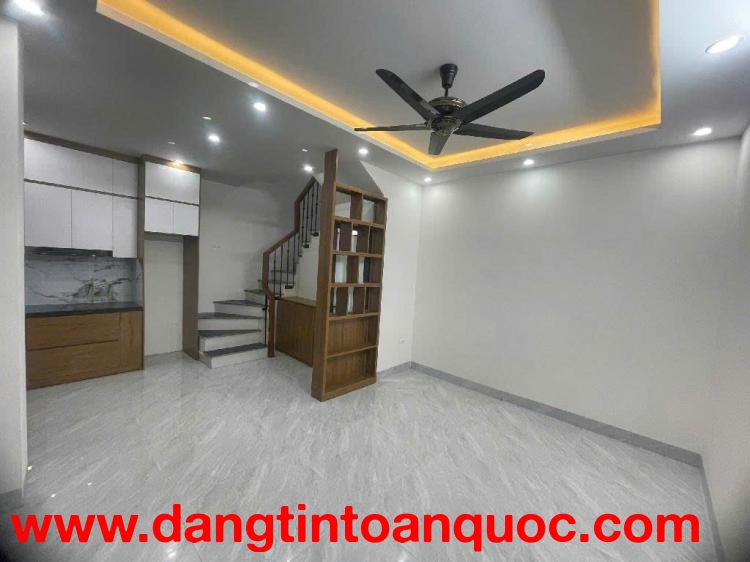 Bán nhà mới xây 3 tầng, 30m², 3 ngủ full nội thất , Nguyễn Chính, Tân Mai, 3.9 tỷ