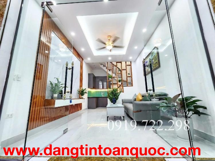 NHÀ 5 TẦNG, CẦU THANG GỖ LIM, PHỐ TRƯỜNG CHINH, GẦN NGÃ TƯ ĐẠI LA, GIẢI PHÓNG, NHỈNH 7 TỶ