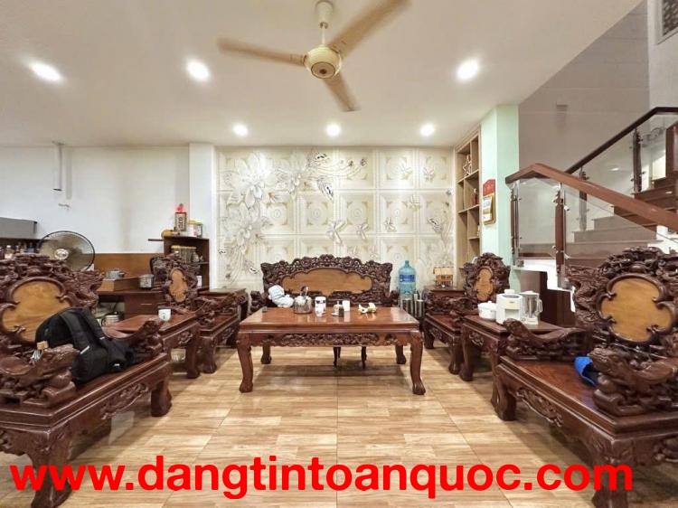 LẠC LONG QUÂN - 130M2 - 4 TẦNG HIỆN ĐẠI - MỚI ĐẸP MIỄN CHÊ- THÔNG SỐ VANG 5 X 26  - B.Á.N NHANH TRƯỚ