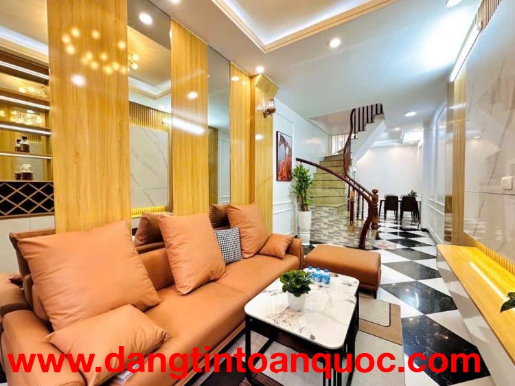 Bán nhà 37m², 5 tầng, 8 phòng full nội thất, 6.3 tỷ, Trương Định sổ riêng