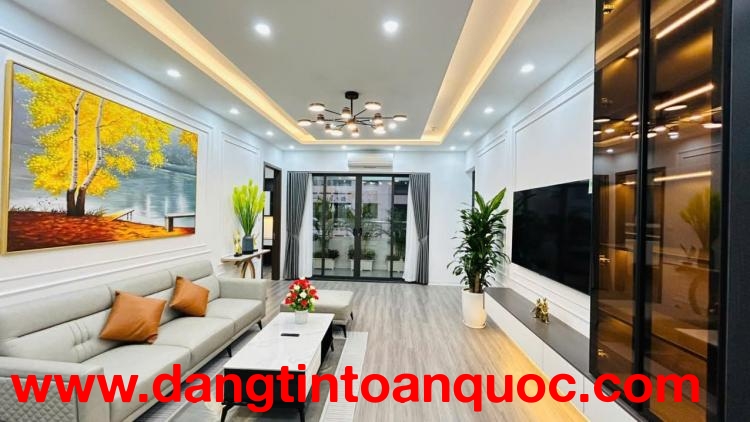 Bán Căn Hộ Chung Cư Phố Hoàng Đạo Thúy 110m2, 3 phòng ngủ, đầy đủ công năng , nội thất sang trọng, C