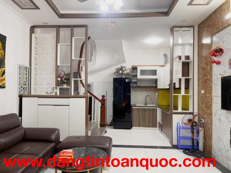 Cho thuê nhà Phố Bạch Đằng 30m2, 5 tầng, 3 ngủ khép kín