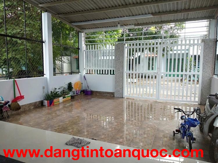 Bán Nhà Mặt Tiền, Đường Rộng 12m, 120m², 2PN, Tặng Nội Thất - Đường Số 5, Kdc Trung Thành, Xã Long T