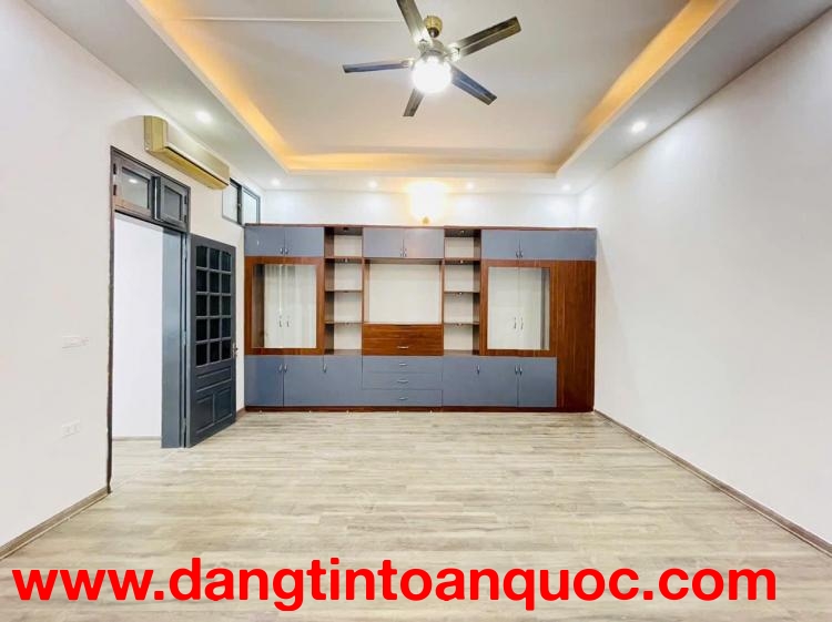 Bán Nhà Ngõ 331 Đường Bát Khối 97/105m2 x 3 tầng, mặt ngõ thông rộng, ở sướng , sau quy hoạch tương 