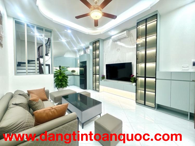 BÁN NHÀ - GIẢI PHÓNG - 41M² - 5 TẦNG - HƠN 6 TỶ NHÀ LÔ GÓC - THOÁNG SÁNG - KHU HIẾM NHÀ BÁN