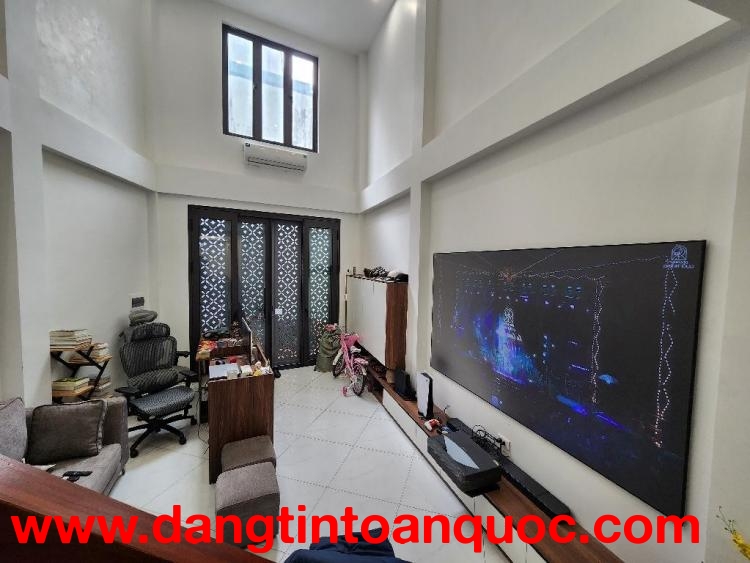 BÁN NHÀ HOÀNG LIỆT, HM- NƠI CUỘC SỐNG THĂNG HOA, VIEW HỒ, GẦN Ô TÔ, 43M2, 9 TỶ(CTL)