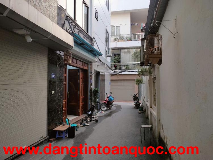 Cho thuê nhà riêng 5 tầng, 35m², đường An Dương Vương, Tây Hồ – Nhà độc lập, không chung chủ! giá 9.