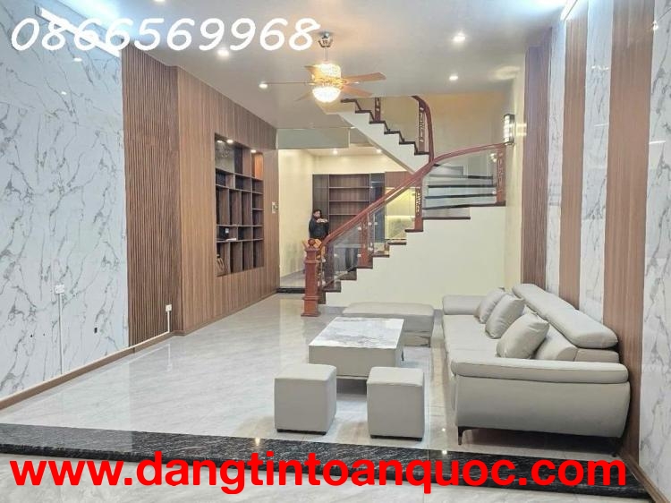 NHÀ ĐẸP Ở NGAY, 72M, MT 4.8M, NỘI THẤT SANG TRỌNG, GẦN PHỐ, QUAN HOA, CẦU GIẤY, 12.7 TỶ