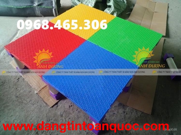 Sàn bục sân khấu lắp ghép mầm non bằng nhựa nhập khẩu 