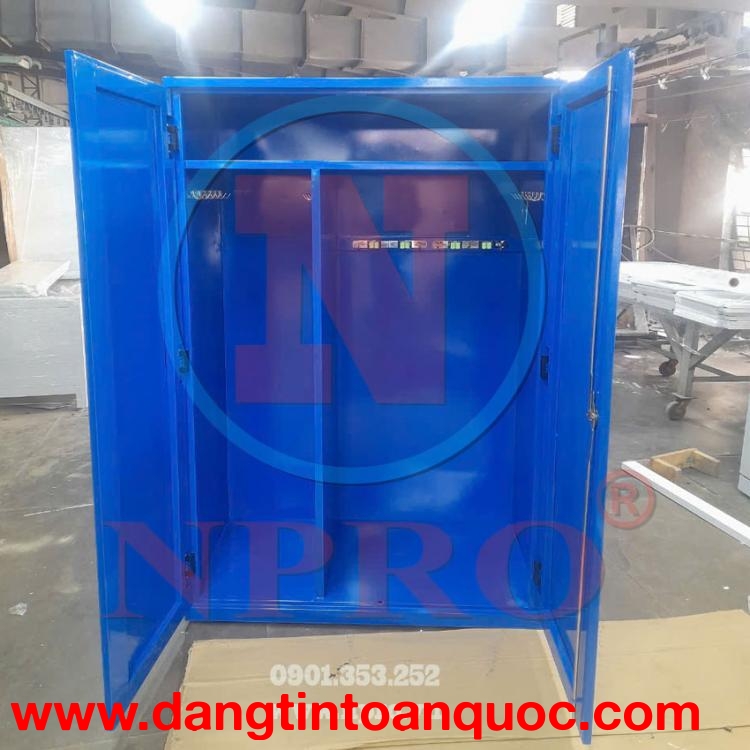 Các mẫu tủ để nón bảo hộ, dụng cụ bảo hộ hiện nay